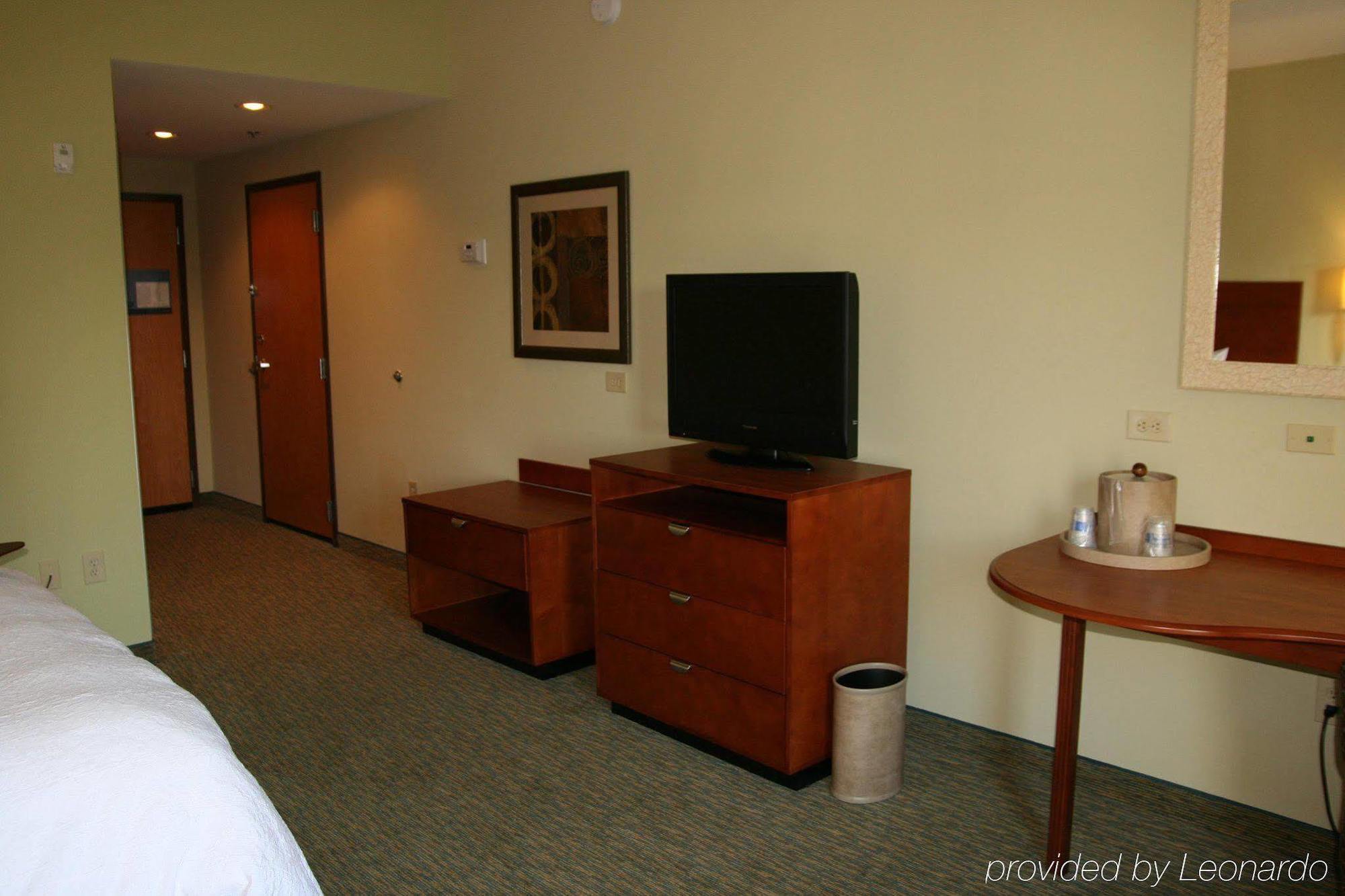 Hampton Inn & Suites Birmingham Airport Area Irondale Habitación foto