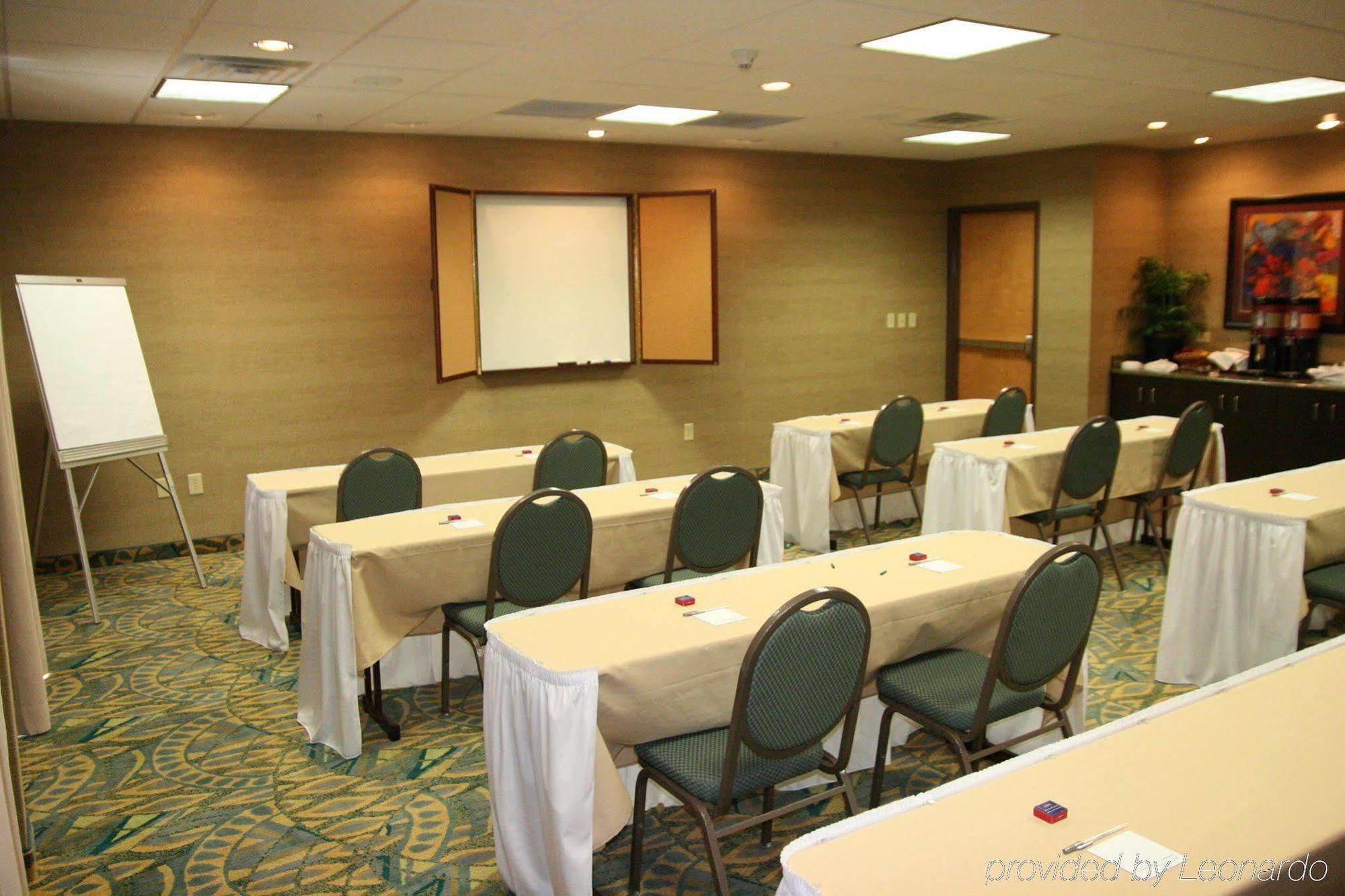 Hampton Inn & Suites Birmingham Airport Area Irondale Facilidades foto